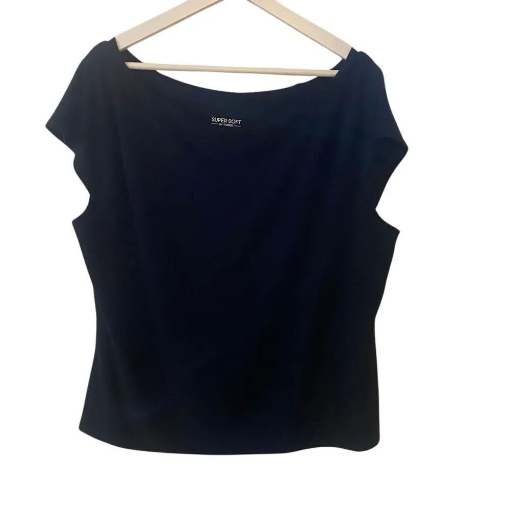 Torrid, super soft ribs black crewneck, cap sleeve size 3 XL